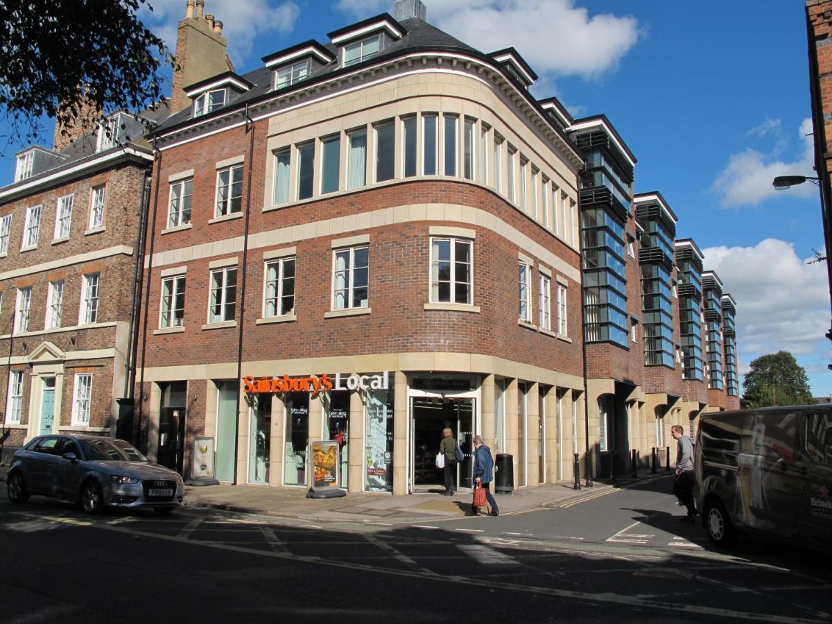 Churchill Two Bedroom Apartments With Free Parking And The Minster View York Extérieur photo