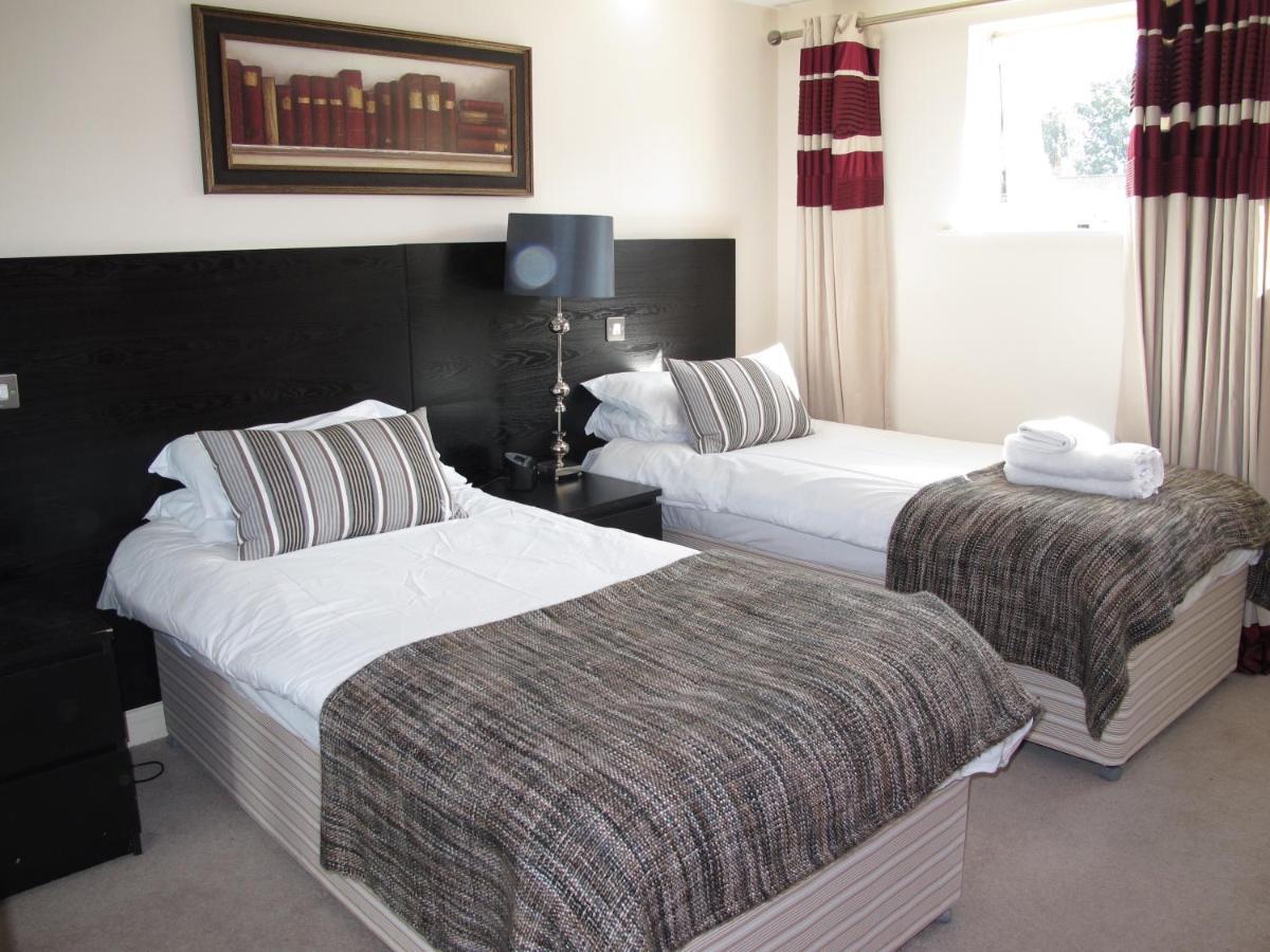 Churchill Two Bedroom Apartments With Free Parking And The Minster View York Extérieur photo