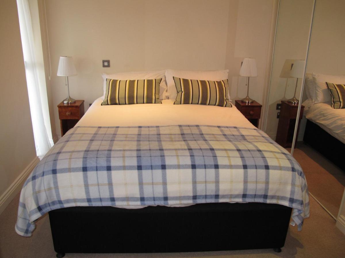Churchill Two Bedroom Apartments With Free Parking And The Minster View York Extérieur photo