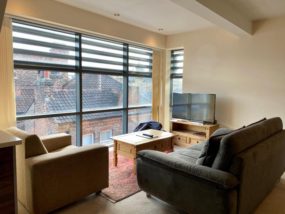 Churchill Two Bedroom Apartments With Free Parking And The Minster View York Extérieur photo