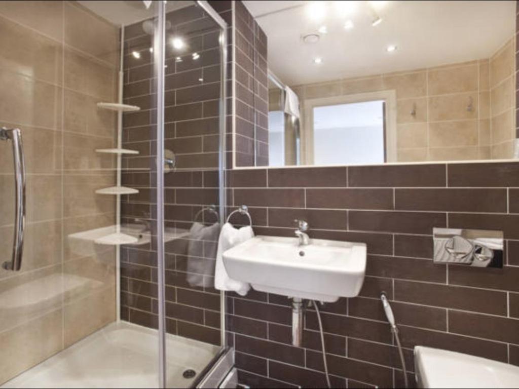 Churchill Two Bedroom Apartments With Free Parking And The Minster View York Chambre photo