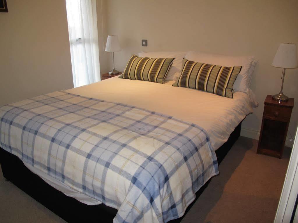 Churchill Two Bedroom Apartments With Free Parking And The Minster View York Extérieur photo